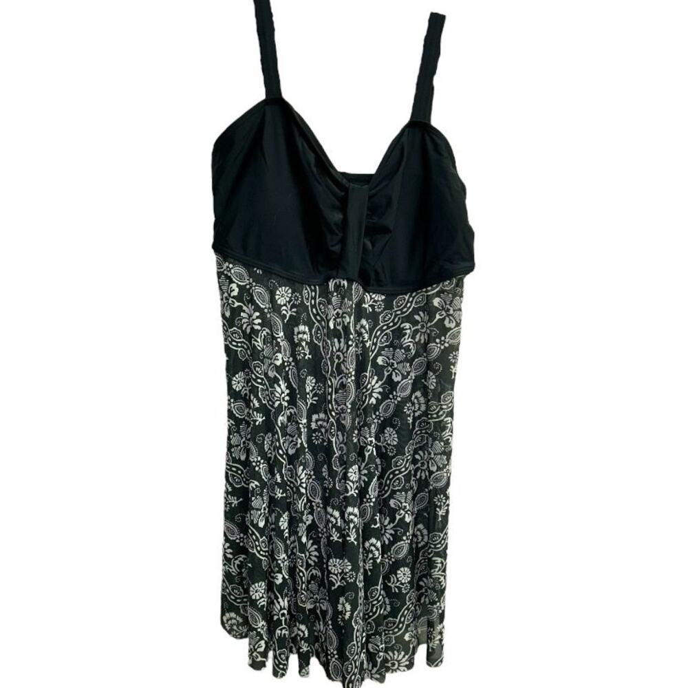 BLOOMCHIC Black With White Floral Design Swim Top Size 12